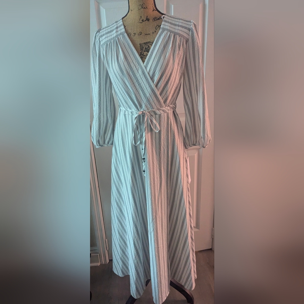Calvin Klein Green Bishop Sleeve Wrap Dress